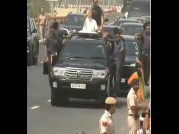 Video: Women came infront of PM Modi SUV during Meerut Delhi Expressway inauguration Video: Women came infront of PM Modi SUV during Meerut Delhi Expressway inauguration