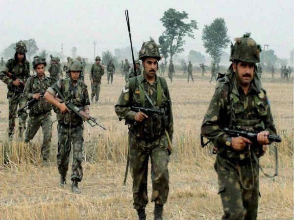 सीमा पर शांति के लिए भारत-पाक DGMO ने फोन पर की बात सीमा पर शांति के लिए भारत-पाक DGMO ने फोन पर की बात
