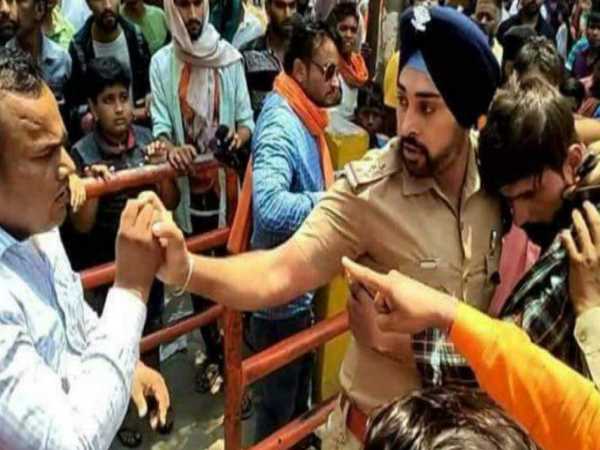 जाबांज पुलिस ऑफिसर ने मोबाइल किया बंद, जानिए वजह जाबांज पुलिस ऑफिसर ने मोबाइल किया बंद, जानिए वजह