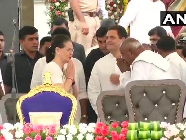 HD Kumaraswamy swearing HD Kumaraswamy swearing