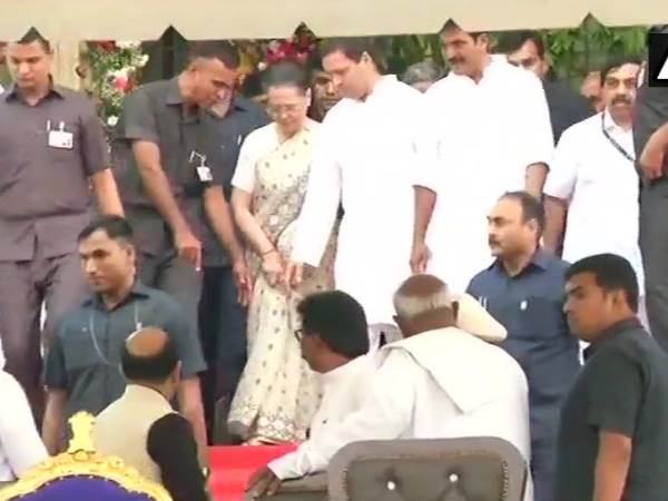 HD Kumaraswamy swearing HD Kumaraswamy swearing