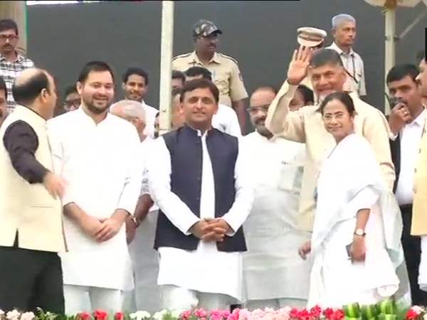 HD Kumaraswamy swearing Karnataka CM rahul gandhi akhilesh yadav and other opposition leader attend ceremony HD Kumaraswamy swearing Karnataka CM rahul gandhi akhilesh yadav and other opposition leader attend ceremony