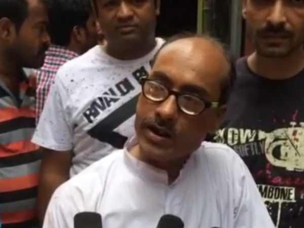 Theft in shop of brother of DY CM Dinesh Sharma in Lucknow Theft in shop of brother of DY CM Dinesh Sharma in Lucknow