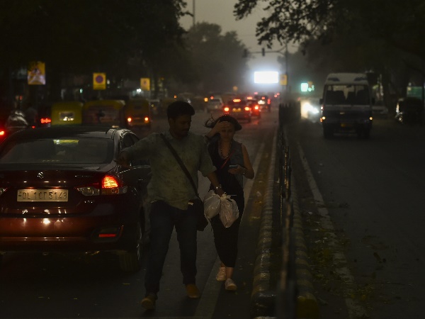 दिल्ली समेत आस-पास के इलाकों में तूफान की आशंका