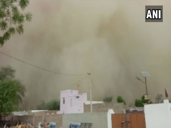 WATCH Massive sandstorm hits Bikaners Khajuwala, in Rajasthan WATCH Massive sandstorm hits Bikaners Khajuwala, in Rajasthan