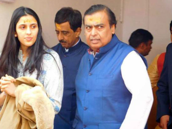 बद्रीनाथ के दर्शन के लिए पहुंचा अंबानी परिवार