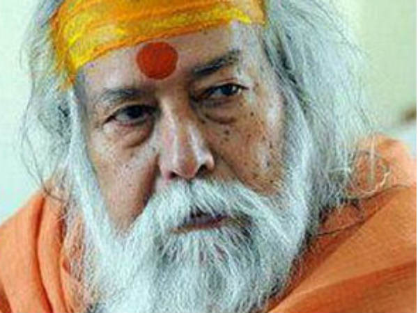 भारत में जन्में सभी हिंदू वाले बयान पर साधा निशाना