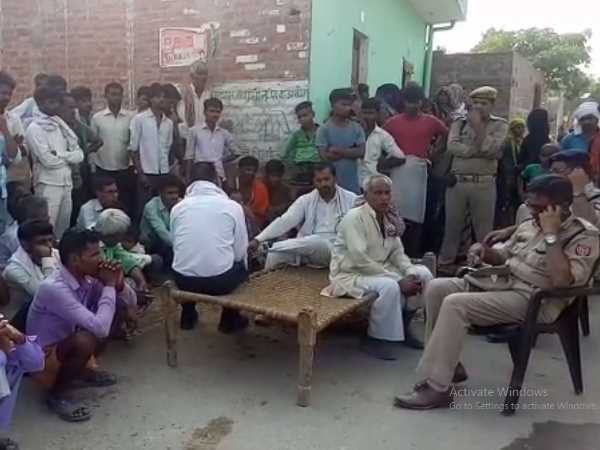 Brother sets his sister on fire for property in Mainpuri Brother sets his sister on fire for property in Mainpuri