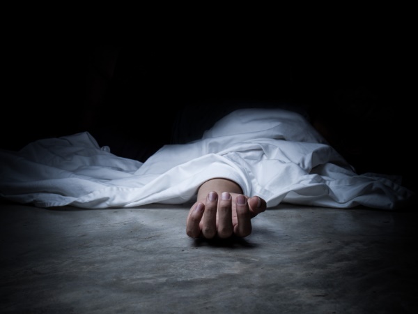 man in kolkata lived with mother dead body for 18 days as he waits for auspicious moment to bury her man in kolkata lived with mother dead body for 18 days as he waits for auspicious moment to bury her