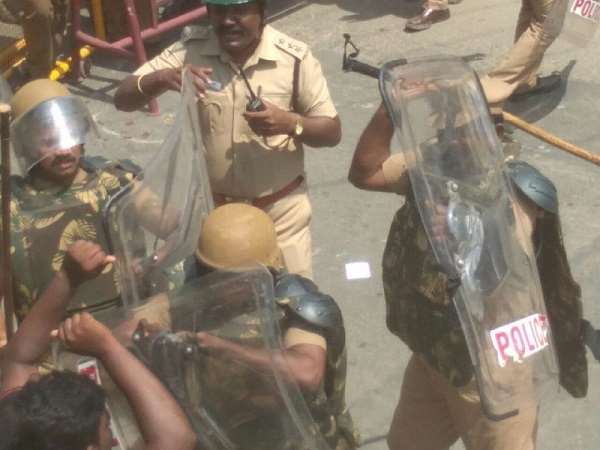 tamilnadu protest in Tuticcorin demanding closure of Sterlte Copper factory, one dead tamilnadu protest in Tuticcorin demanding closure of Sterlte Copper factory, one dead