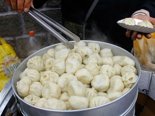 गुस्से में आकर बच्चे को नहर में फेंका