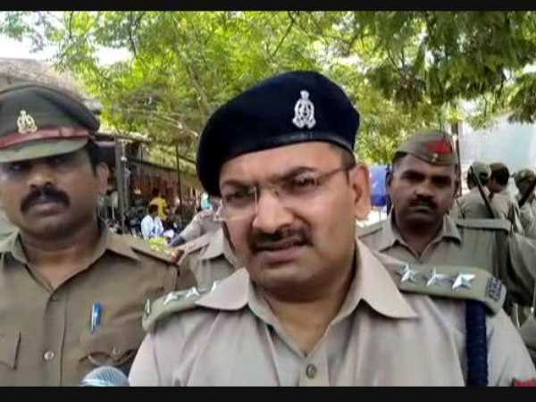 lover beaten badly tied with tree in Mau lover beaten badly tied with tree in Mau