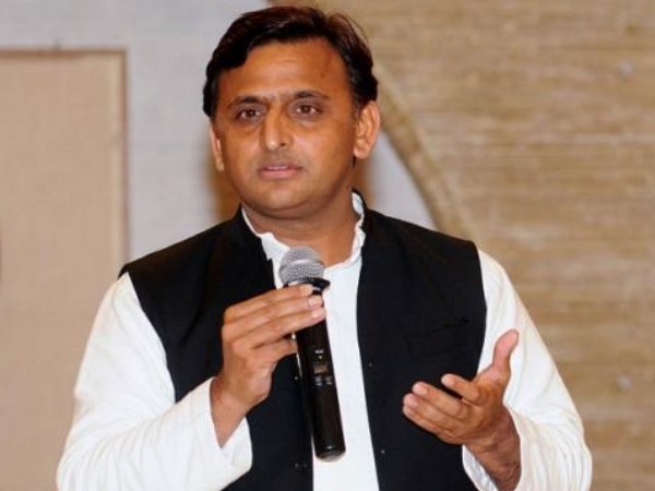 अखिलेश की अपील- नफरत की राजनीति करने वालों को हराएं अखिलेश की अपील- नफरत की राजनीति करने वालों को हराएं