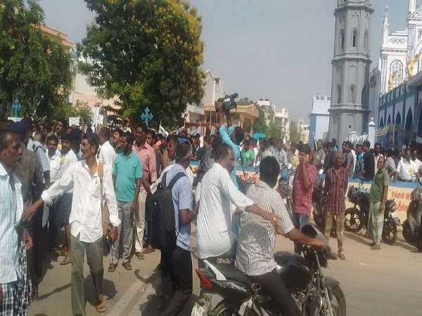 tamilnadu protest in Tuticcorin demanding closure of Sterlte Copper factory, one dead tamilnadu protest in Tuticcorin demanding closure of Sterlte Copper factory, one dead