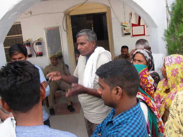 दहेज के लिए देते थे शारीरिक और मानसिक उत्पीड़न