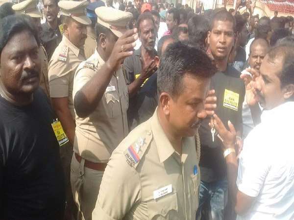 tamilnadu protest in Tuticcorin demanding closure of Sterlte Copper factory, one dead tamilnadu protest in Tuticcorin demanding closure of Sterlte Copper factory, one dead