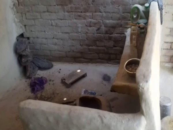 पैसों के अभाव में मनरे को मजबूर पीड़िता