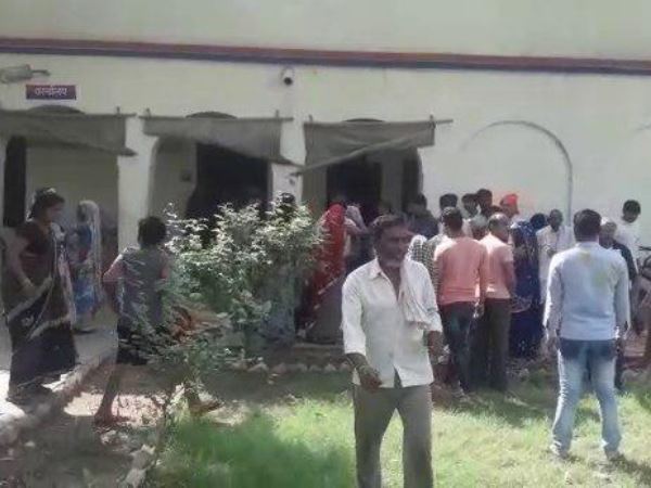 Two people shot outside the police station Two people shot outside the police station