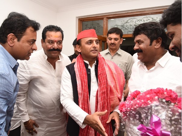 कांग्रेस और बीजेपी सरकारें पूरी तरह फेल
