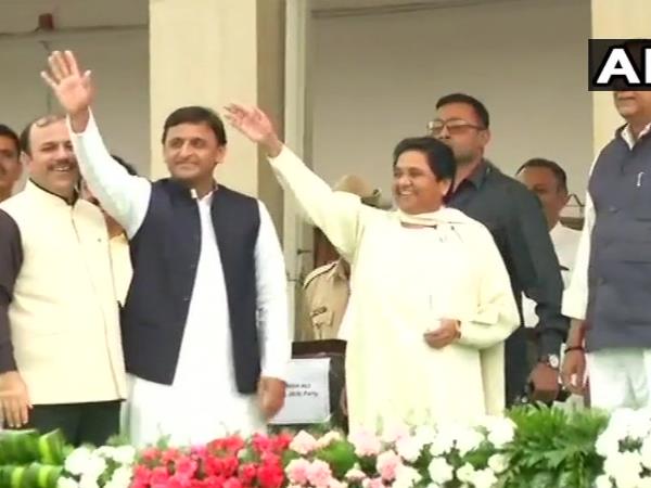 कुमारस्वामी के शपथ समारोह में यूपी की सियासत से जुड़ी खास तस्वीर आई सामने