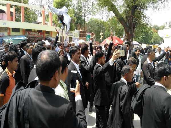 allahabad After the murder the violent attempts of the lawyers reached many cities allahabad After the murder the violent attempts of the lawyers reached many cities