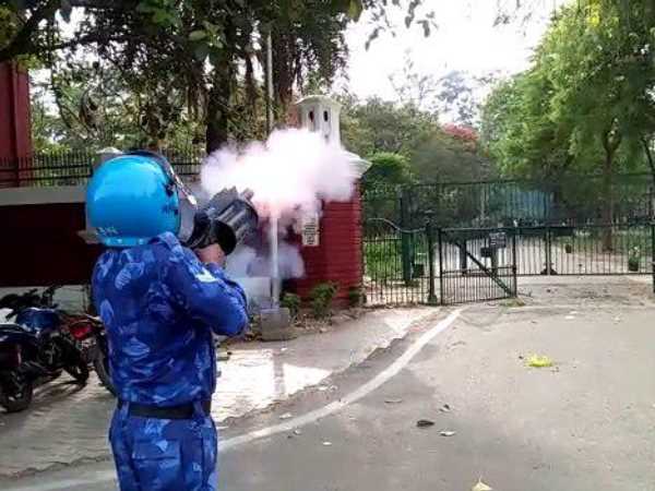 Hindu groups protested outside Aligarh Muslim University Hindu groups protested outside Aligarh Muslim University