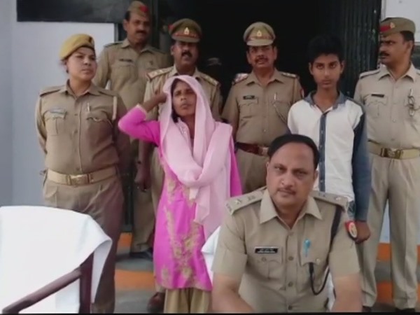 सिर पर टुपट्टा रखने की बात पर हुआ था झगड़ा