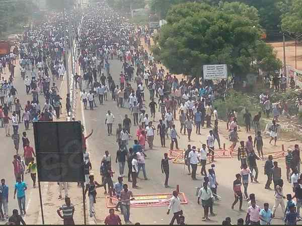 tuticorin protest Tamilians being murdered because they refused to bow down to RSS ideals says rahul gandhi. tuticorin protest Tamilians being murdered because they refused to bow down to RSS ideals says rahul gandhi.