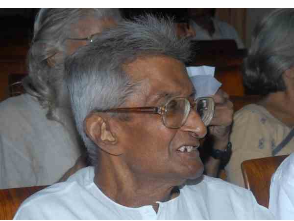 प्रसिद्ध अर्थशास्त्री अशोक मित्रा का 90 साल की उम्र में निधन, वामपंथी नेताओं ने जताया शोक प्रसिद्ध अर्थशास्त्री अशोक मित्रा का 90 साल की उम्र में निधन, वामपंथी नेताओं ने जताया शोक