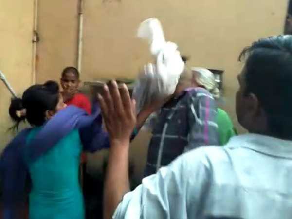 Husband caught his wife marrying a saint in temple in Bareilly Husband caught his wife marrying a saint in temple in Bareilly