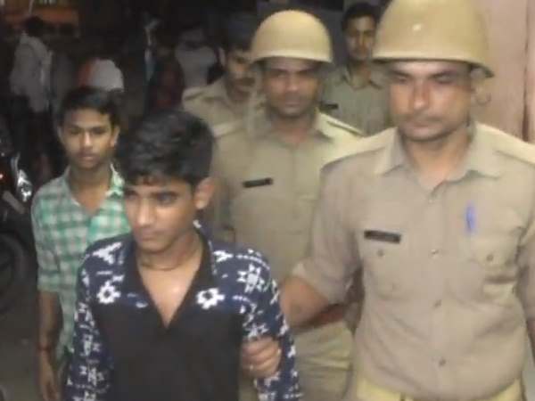 भाग खड़े हुए जेल स्टाफ