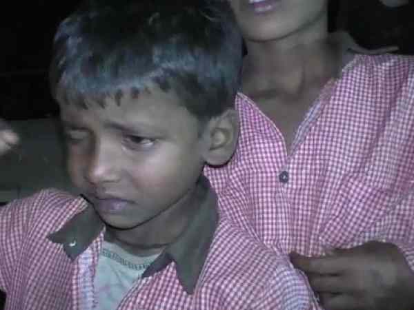School children forced to wait minister of Yogi govt in Bahraich School children forced to wait minister of Yogi govt in Bahraich