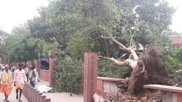 आंधी तूफान की बातें सब हवा हैं आंधी तूफान की बातें सब हवा हैं