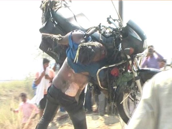 meerut a dead body found tying with motorcycle in uttar pradesh meerut a dead body found tying with motorcycle in uttar pradesh