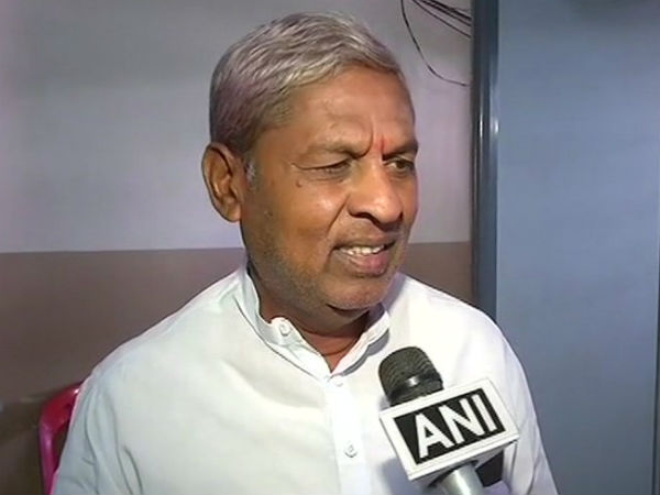 कांग्रेस ने इग्लटन रिसॉर्ट में बुक कराए कमरे
