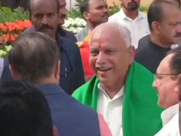 सुप्रीम कोर्ट ने येदियुरप्पा के शपथ ग्रहण पर तो रोक लगाने से किया इनकार