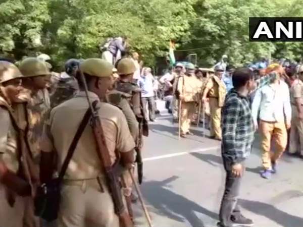 Police, lathi charge, BEd, TET, Lucknow, job Police, lathi charge, BEd, TET, Lucknow, job