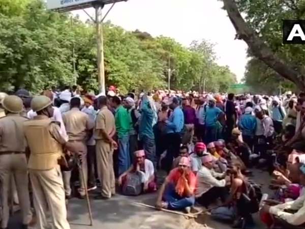 Police, lathi charge, BEd, TET, Lucknow, job Police, lathi charge, BEd, TET, Lucknow, job