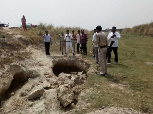 Two women die due to heap of soil fell in bulandshahr Two women die due to heap of soil fell in bulandshahr