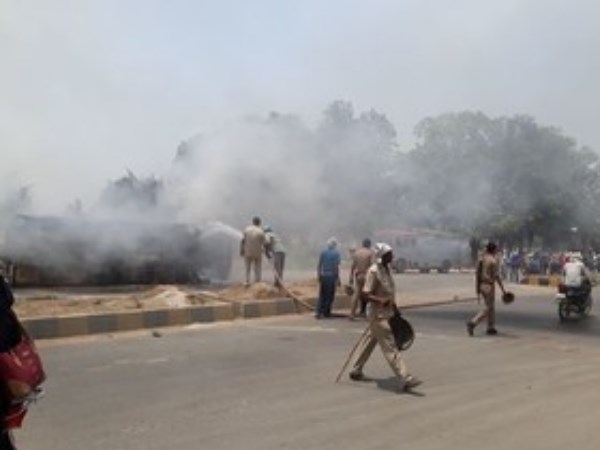 allahabad after boys death rukus in jhusi people beaten driver and conductor allahabad after boys death rukus in jhusi people beaten driver and conductor