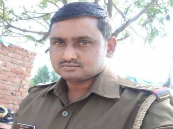 chandauli goons fired on inspector admit in hospital chandauli goons fired on inspector admit in hospital
