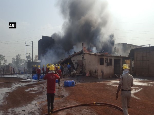 Chhattisgarh: 2-storeyed godown collapsed fire broke out Raipur Chhattisgarh: 2-storeyed godown collapsed fire broke out Raipur