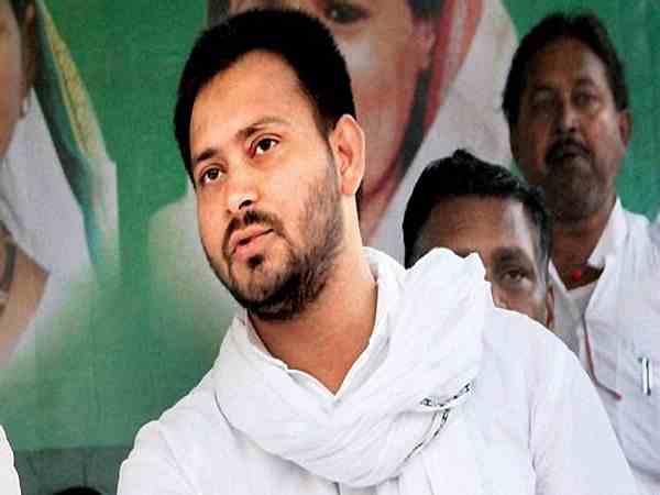 'नितीश कुमार को रामनवमी में तलवार बांटने का इनाम मिला'