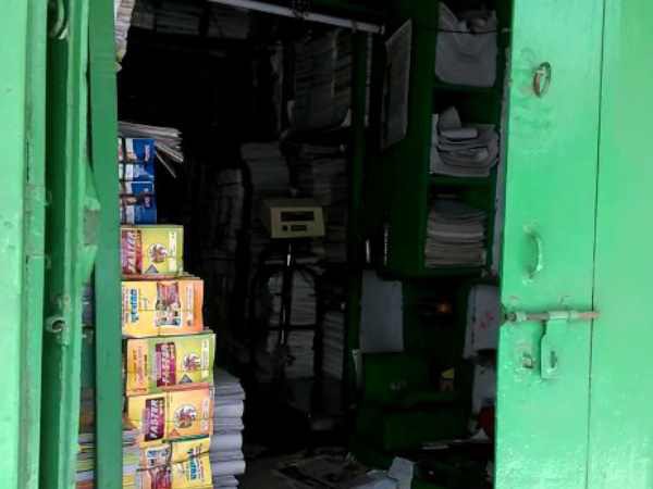 Theft in shop of brother of DY CM Dinesh Sharma in Lucknow Theft in shop of brother of DY CM Dinesh Sharma in Lucknow