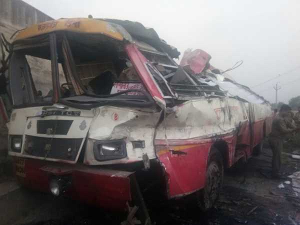 Two people died in 12 injured bus accidents in Etawah Two people died in 12 injured bus accidents in Etawah