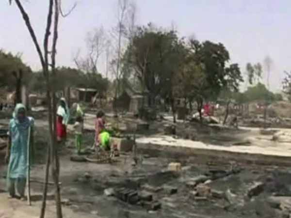 A husband burnt many housed in a village in Farrukhabad A husband burnt many housed in a village in Farrukhabad