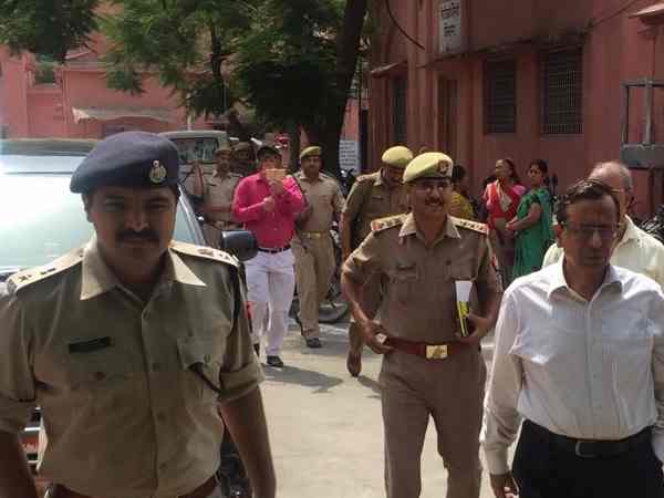 एसएसपी, डीएम गए थे अस्पताल