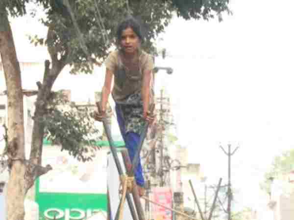 10 साल की उम्र है बच्ची की