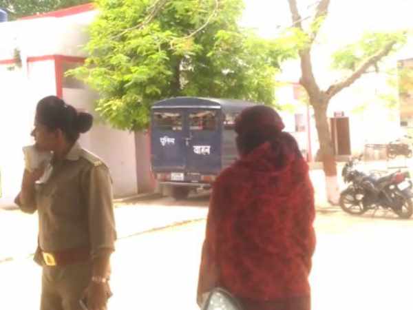 A police officer raped a woman by making obscene video in Hamirpur A police officer raped a woman by making obscene video in Hamirpur