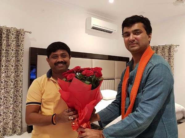 A rape victim touching leg of BJP MLA harshwardhan for justice in Allahabad A rape victim touching leg of BJP MLA harshwardhan for justice in Allahabad